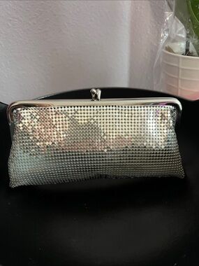 Whiting & Davis Silver Mesh Kiss-Lock Clutch Coin Purse 7” X 4”
